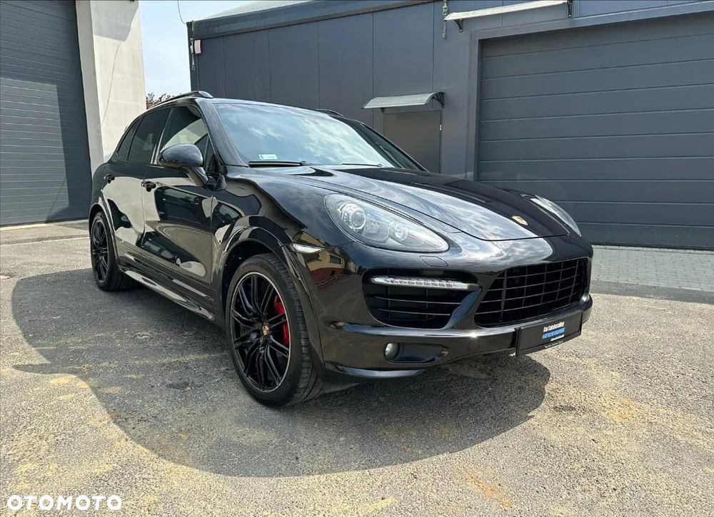 Porsche Cayenne GTS - 2