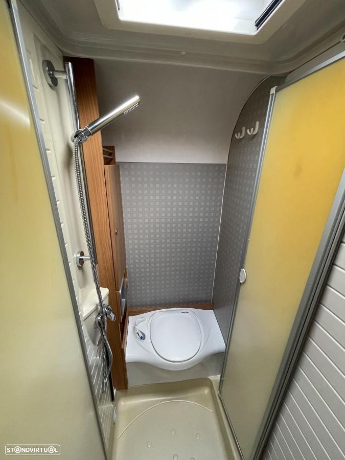 Burstner Privilége T615 cama francesa - 42