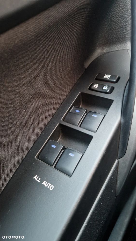 Toyota Auris 1.8 HSD Luna - 28