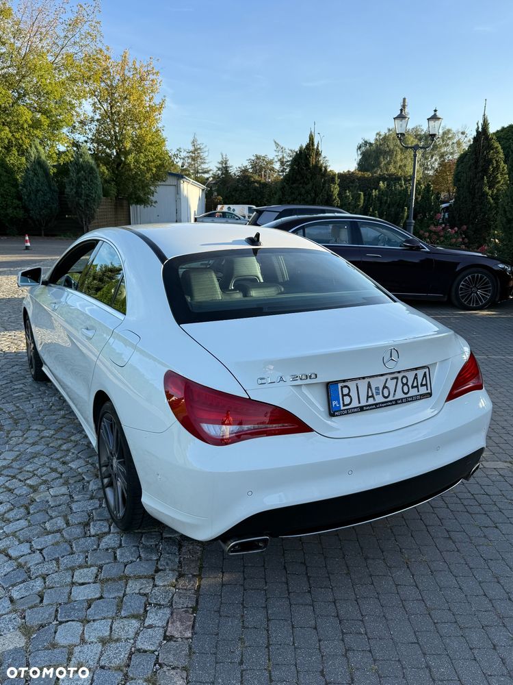 Mercedes-Benz CLA 200 7G-DCT Urban - 4