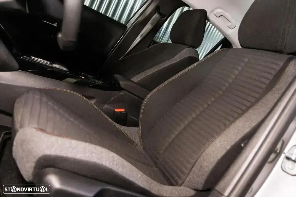 Peugeot e-208 50 kWh Allure - 40