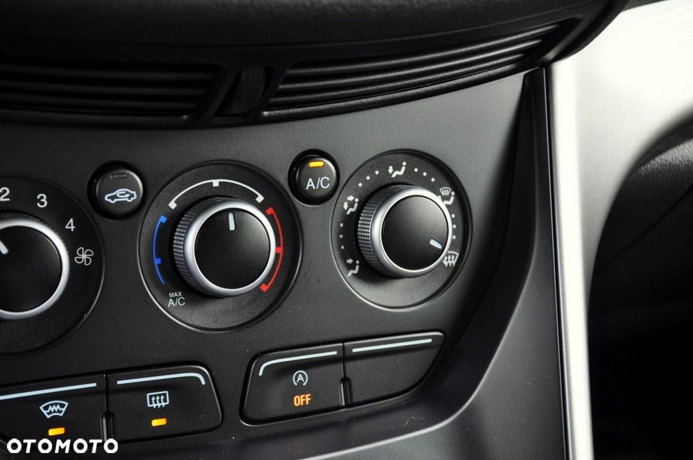 Ford Kuga - 33