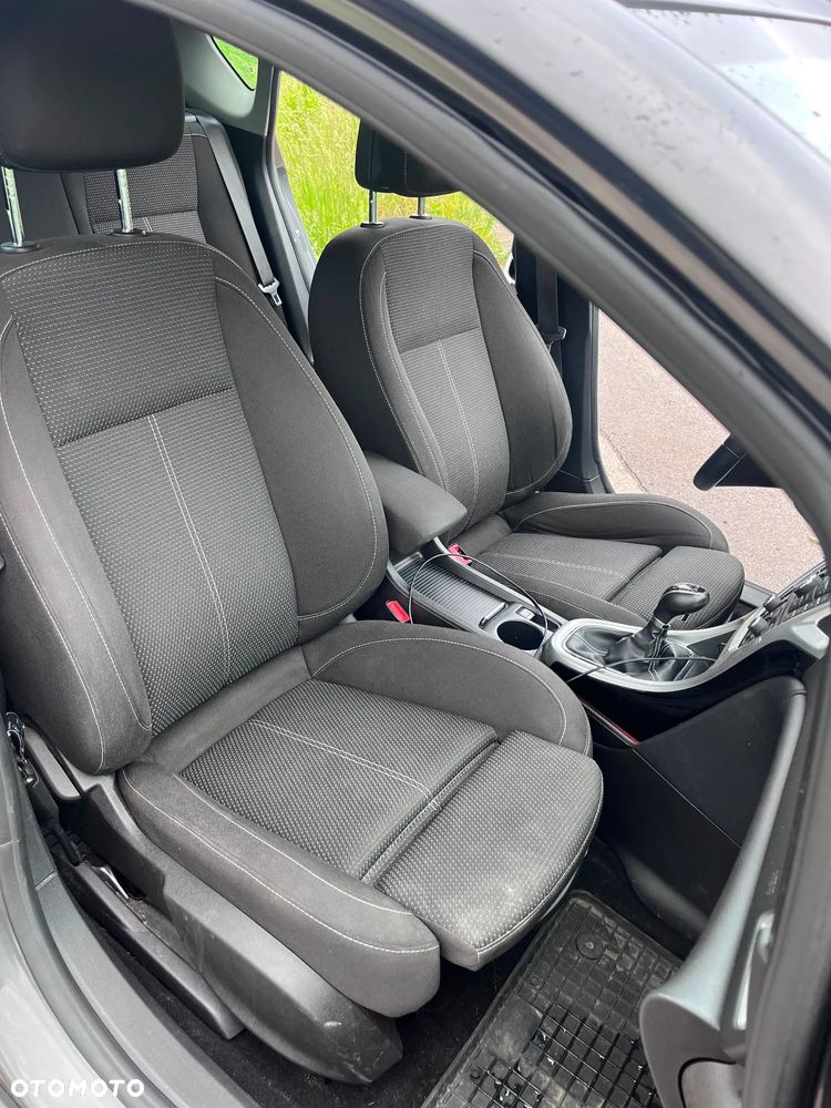 Opel Astra 1.6 Turbo Sport - 19