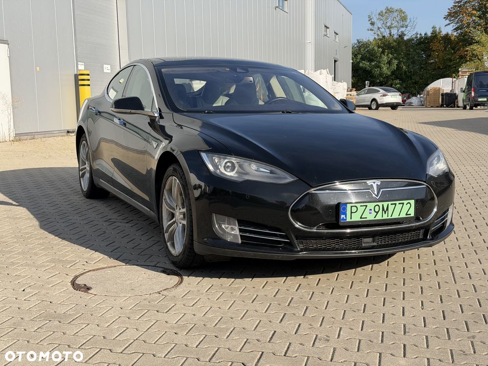 Tesla Model S Standard - 3