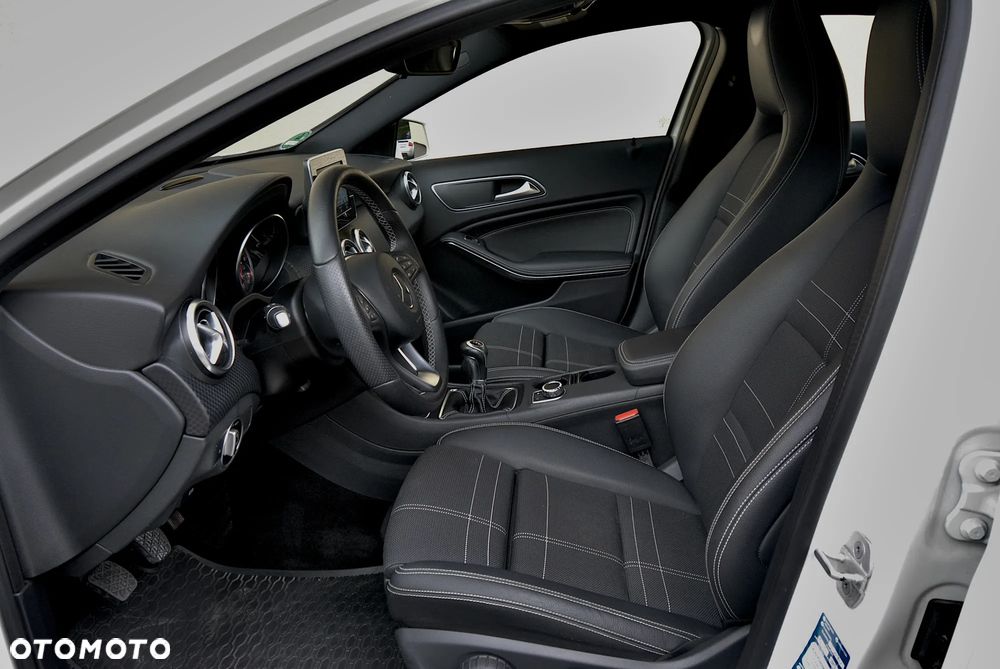 Mercedes-Benz Klasa A 180 (BlueEFFICIENCY) Urban - 19