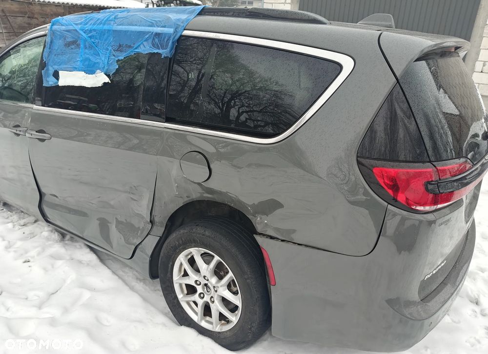 Chrysler Pacifica - 5