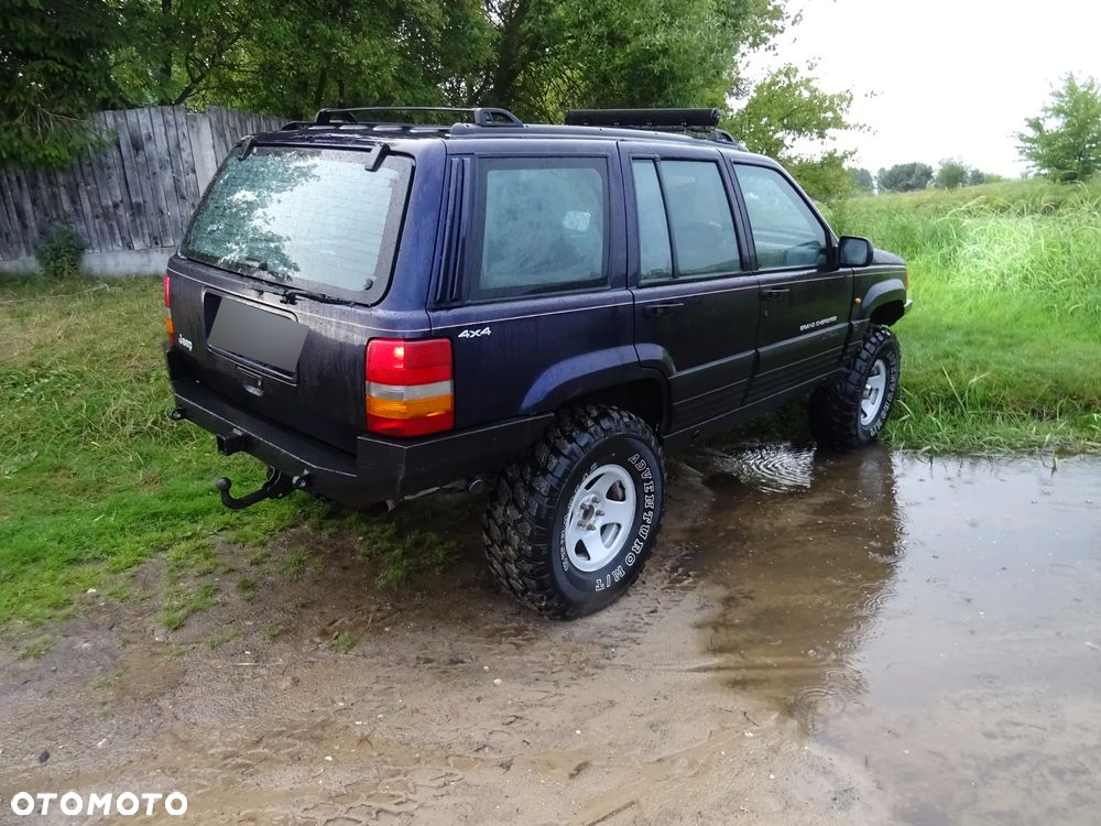 Jeep Grand Cherokee 4.0 Laredo - 37