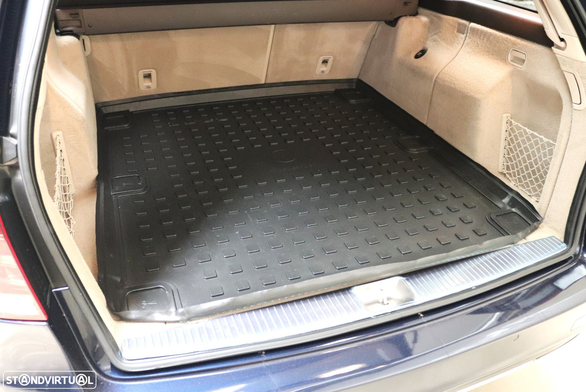 Mercedes-Benz E 300 Bluetec Hybrid Avantgarde - 40