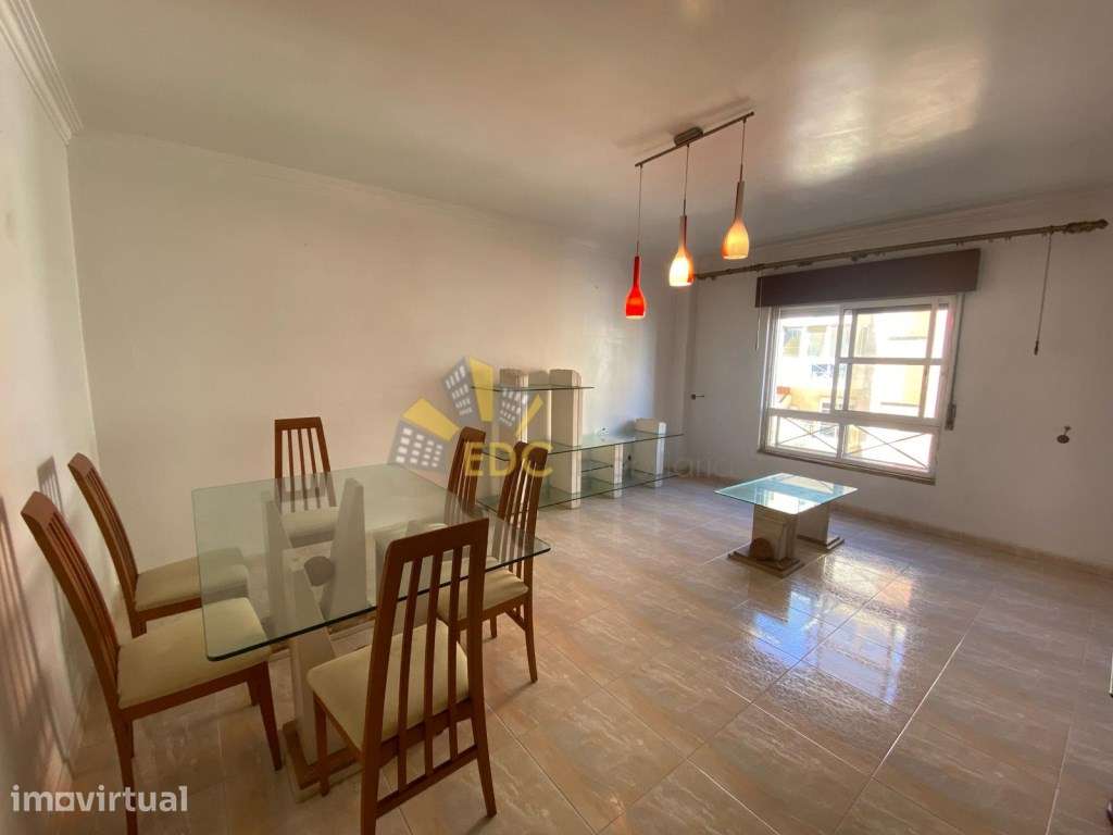 Apartamento T2 com excelentes áreas na Tapada das Mercês ! - Grande imagem: 4/23