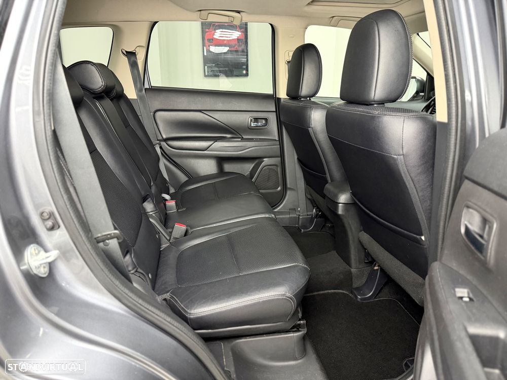 Mitsubishi Outlander 2.2 DI-D Instyle Navi - 22