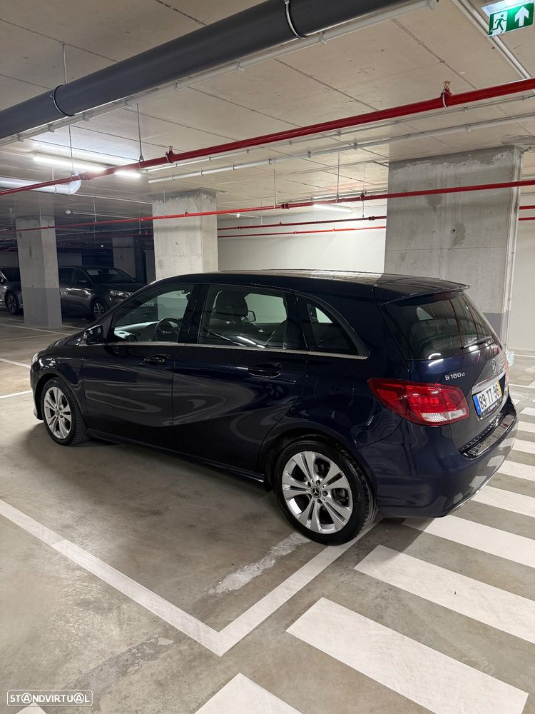 Mercedes-Benz B 180 - 18
