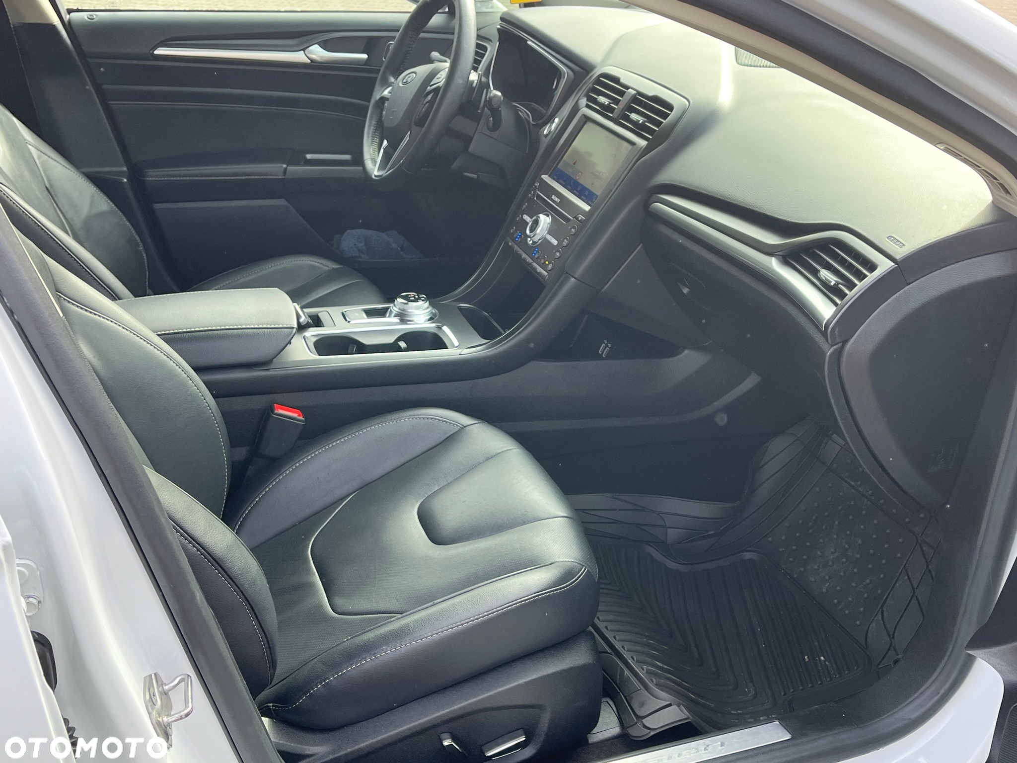 Ford Fusion 2.0 EcoBoost Titanium - 9