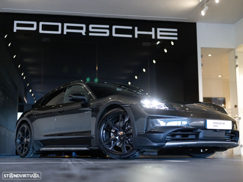 Porsche Taycan Cross Turismo 4 - 7