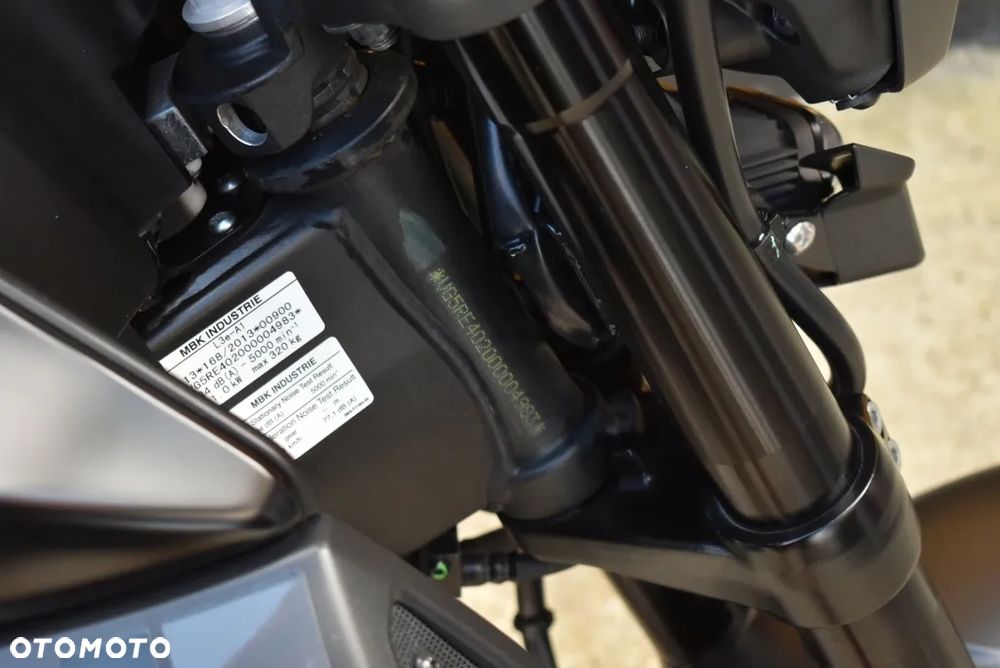 Yamaha MT - 27