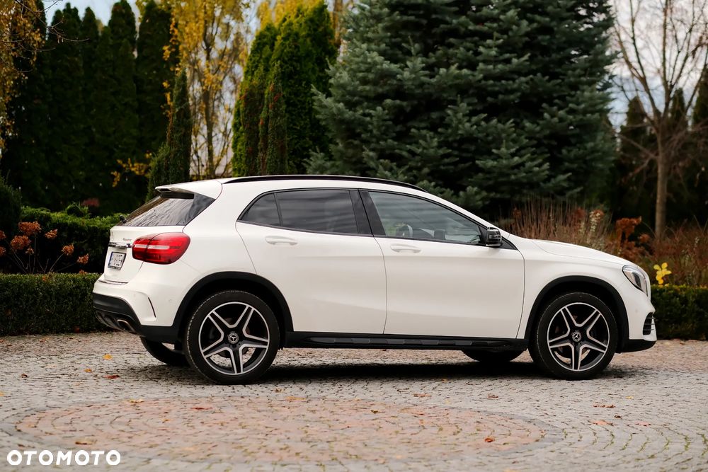 Mercedes-Benz GLA 220 4-Matic AMG Line - 31
