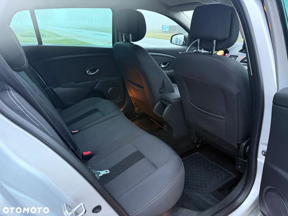 Renault Megane 2.0 140 CVT Dynamique - 12