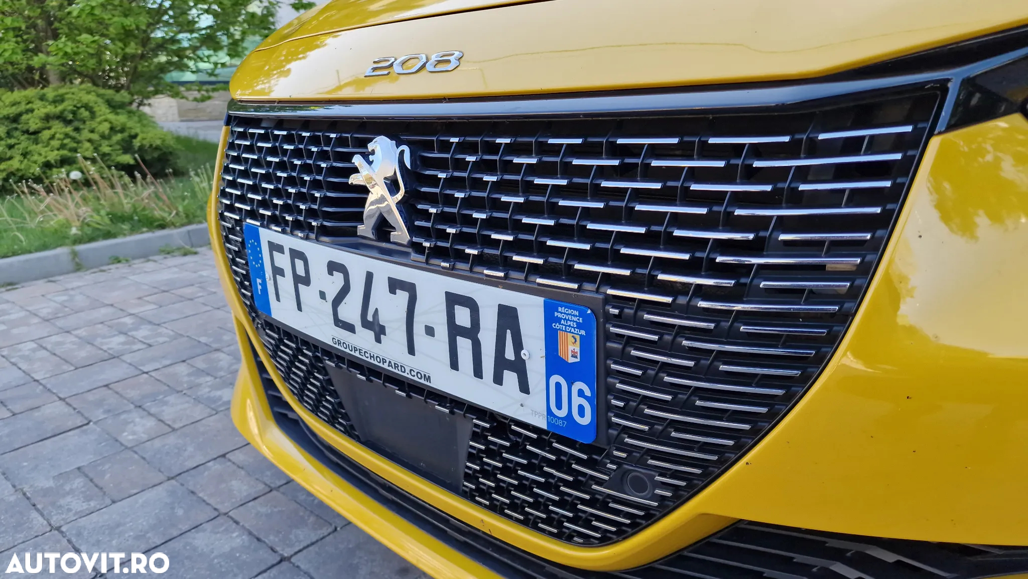 Peugeot 208 1.2 L PureTech STT EAT8 GT Line - 31