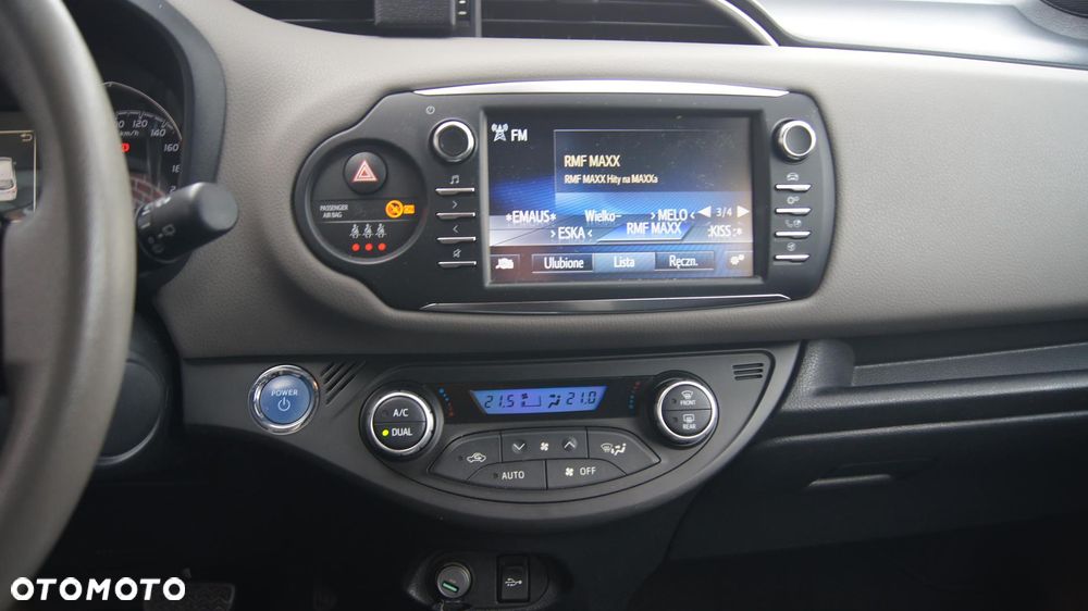 Toyota Yaris Hybrid 100 Selection Passion - 18