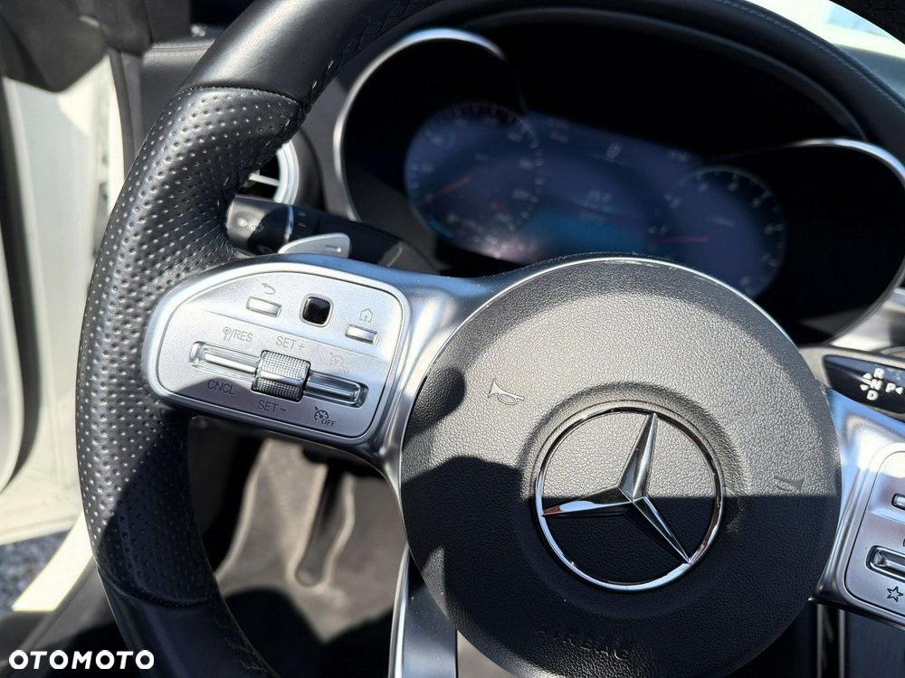 Mercedes-Benz Klasa C 300 4Matic 9G-TRONIC AMG Line - 17