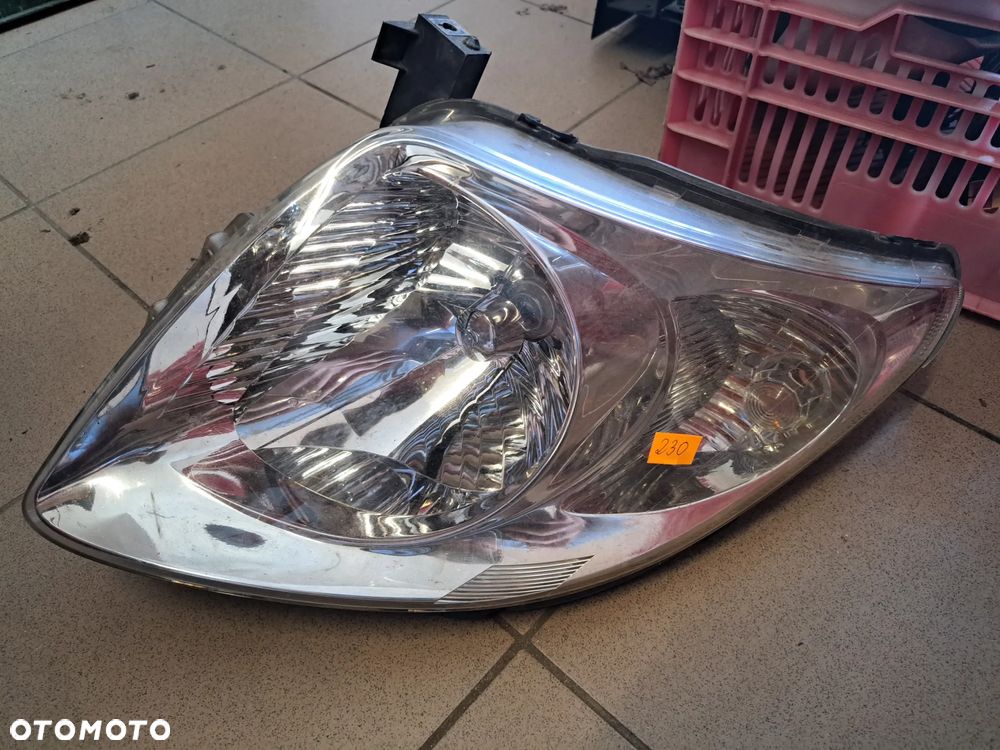 LAMPA PRAWA PRZEDNIA PRZÓD SUZUKI SWIFT III 35100-62J11