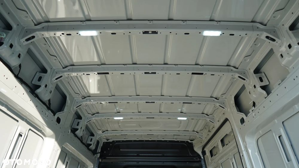 Volkswagen Crafter - 16