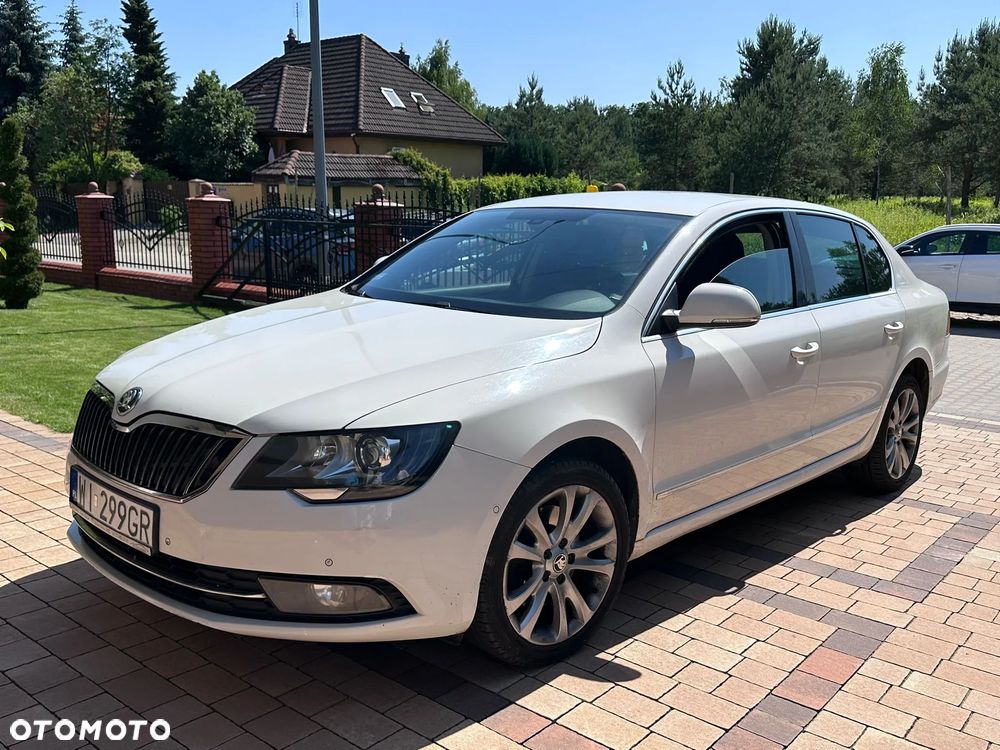 Skoda Superb 2.0 TDI Elegance DSG - 3