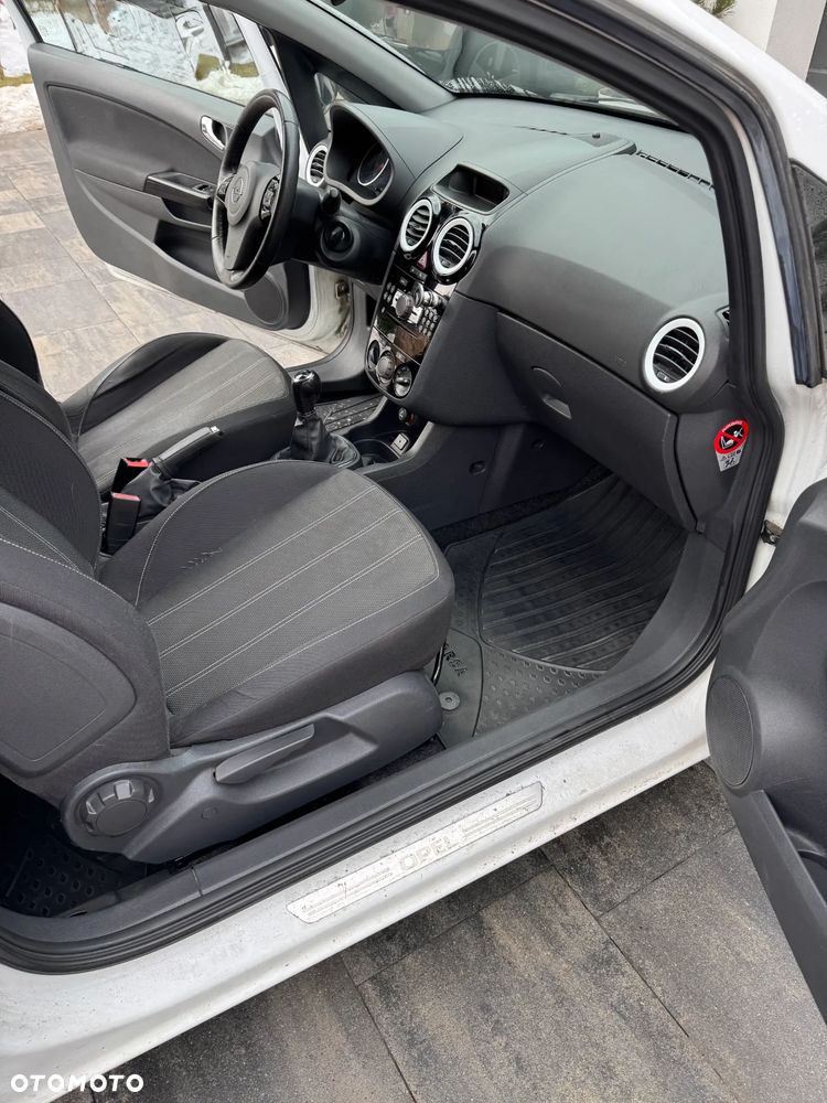 Opel Corsa 1.4 16V Edition - 14