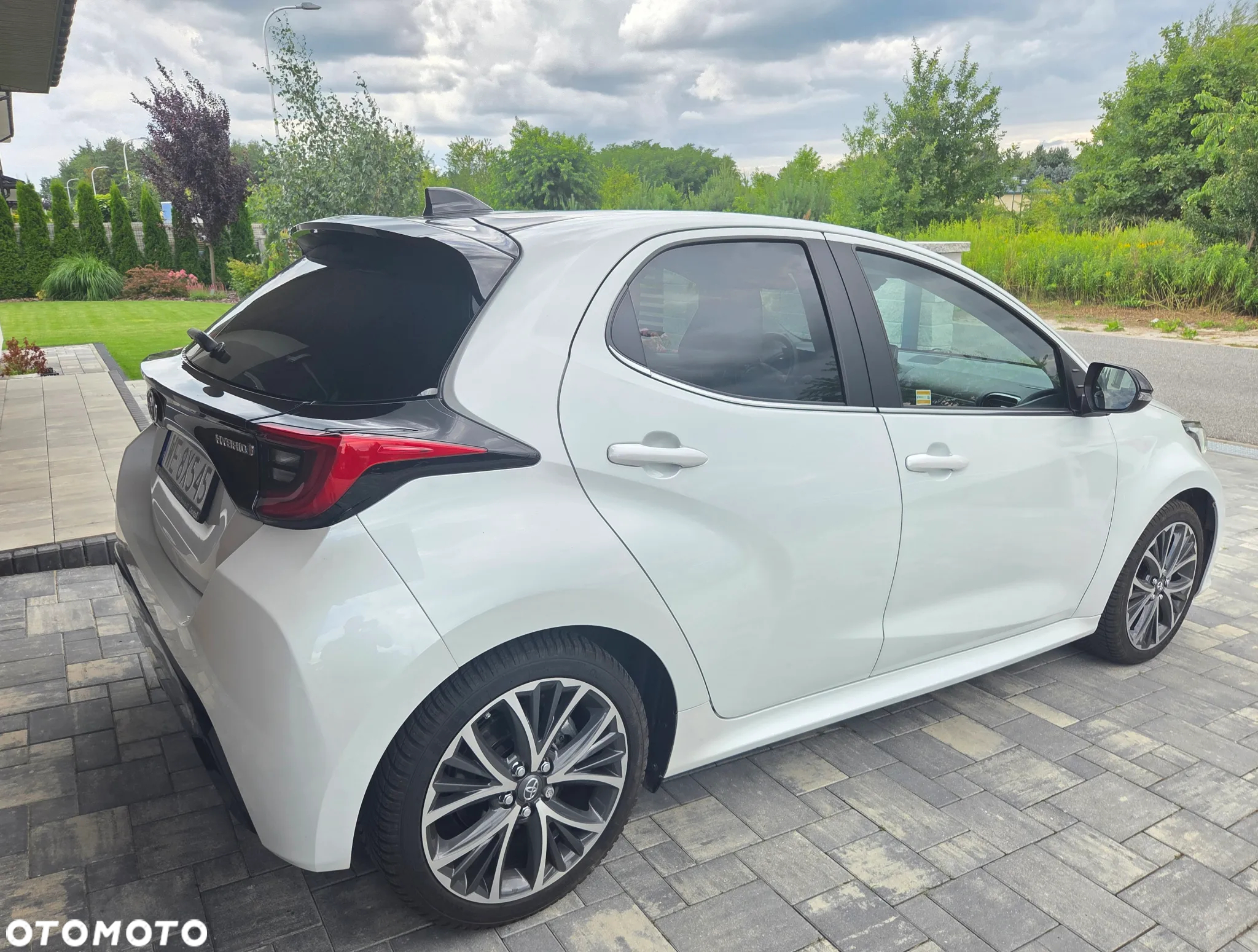Toyota Yaris Hybrid 1.5 Executive - 4