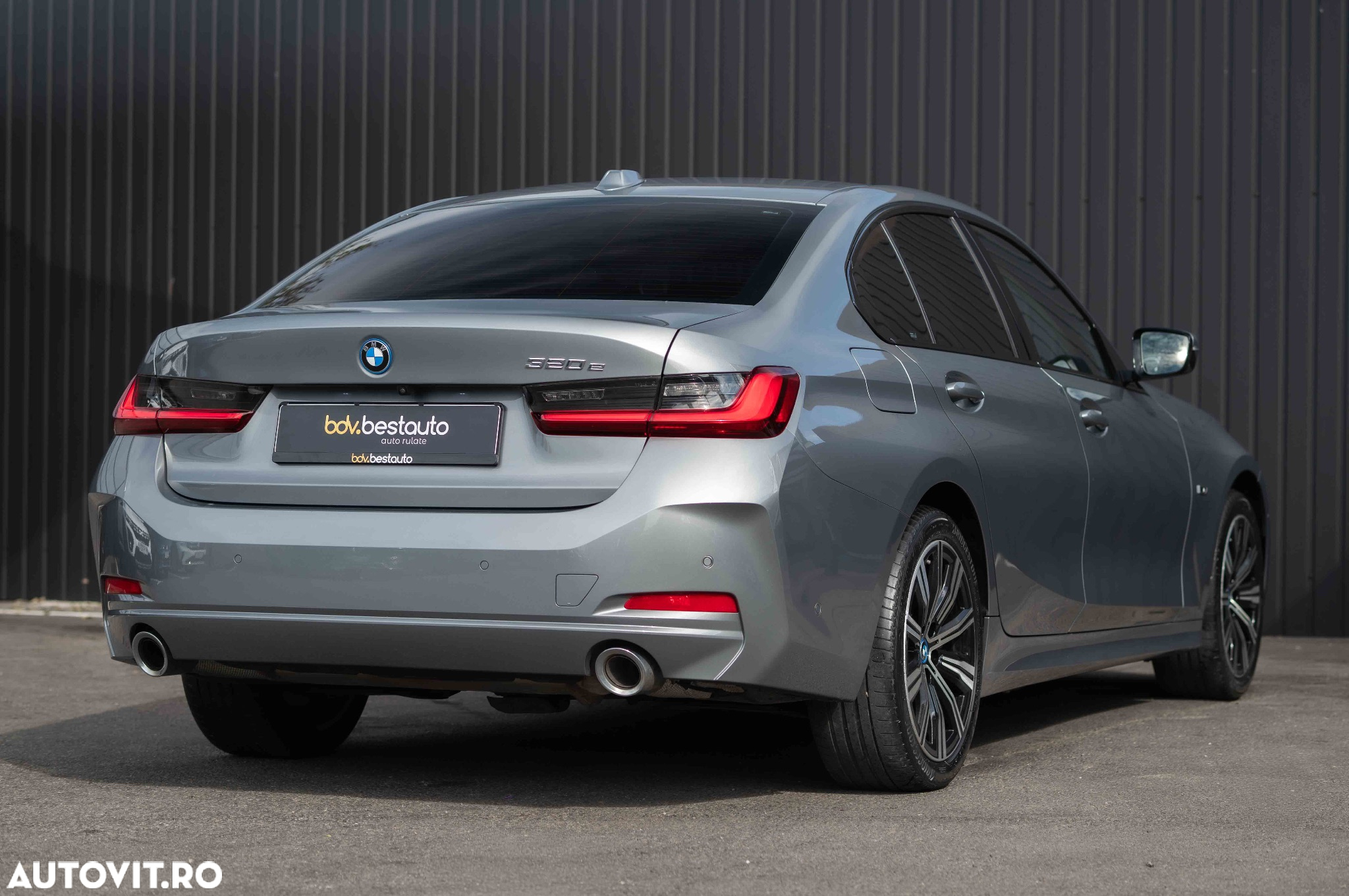 BMW Seria 3 320e AT PHEV - 32