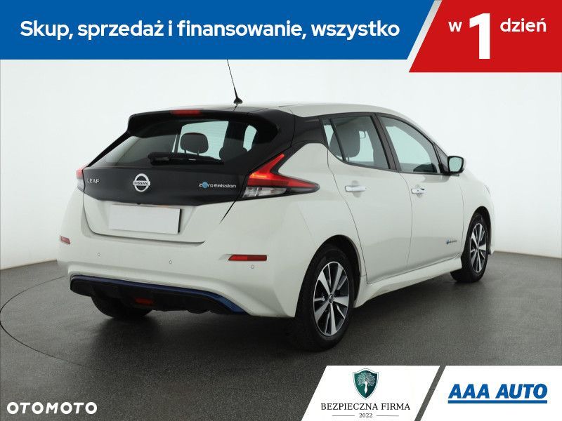 Nissan Leaf - 6
