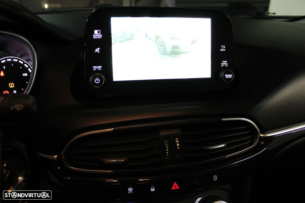 Fiat Tipo Cross 1.3 Multijet City - 23