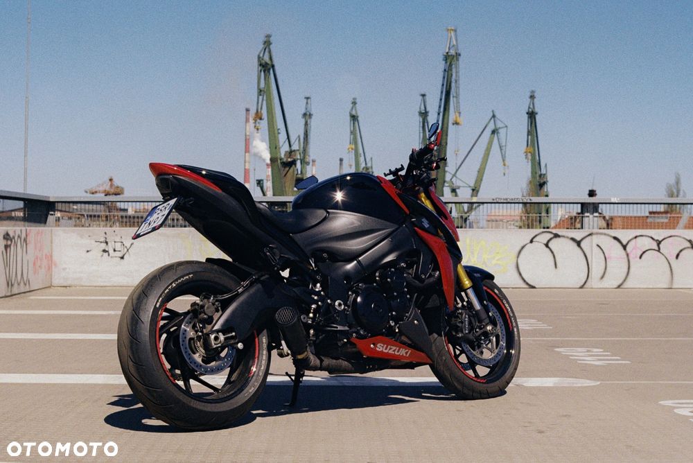 Suzuki GSX 1000 - 20