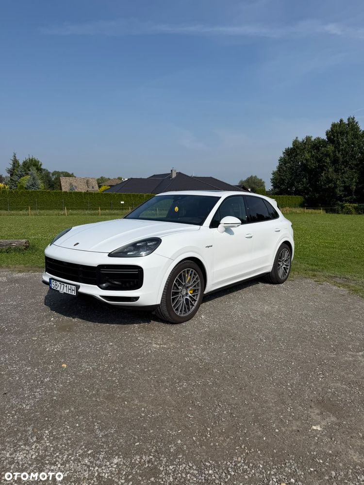 Porsche Cayenne Turbo S E-Hybrid - 1