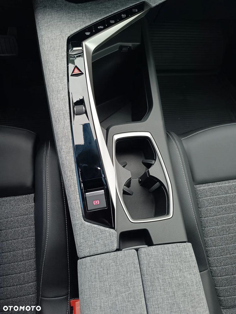 Peugeot 3008 1.2 PureTech mHEV Allure e-DCS6 - 19