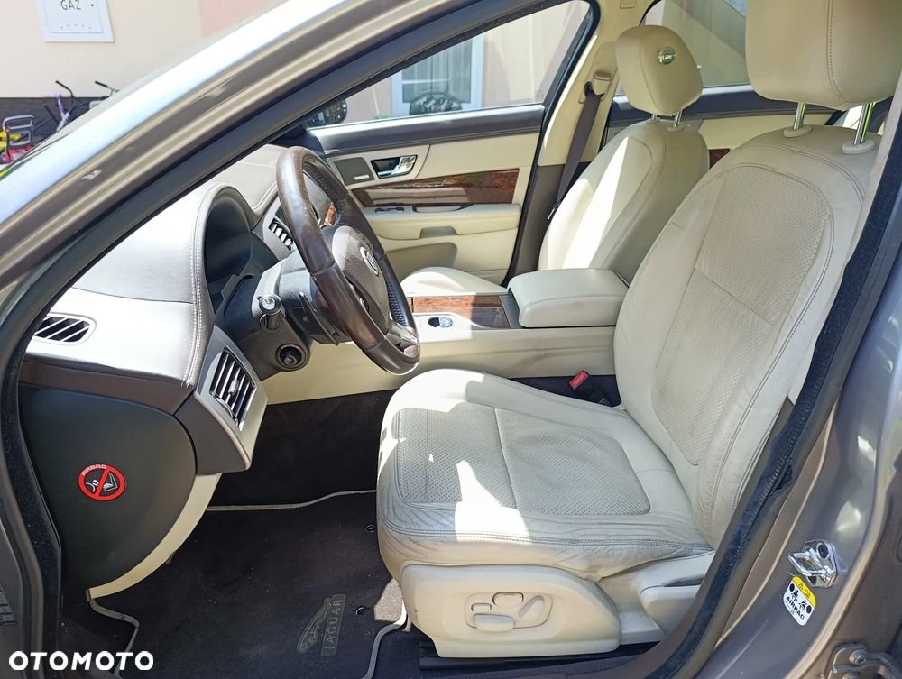 Jaguar XF 3.0 V6 D S Portfolio - 19