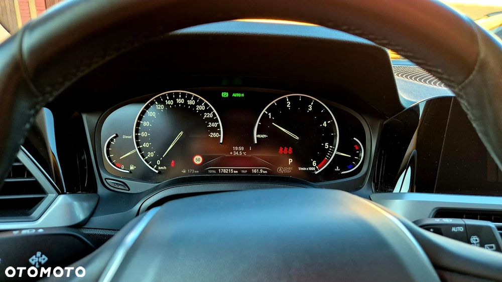 BMW Seria 3 320d Touring Advantage - 35