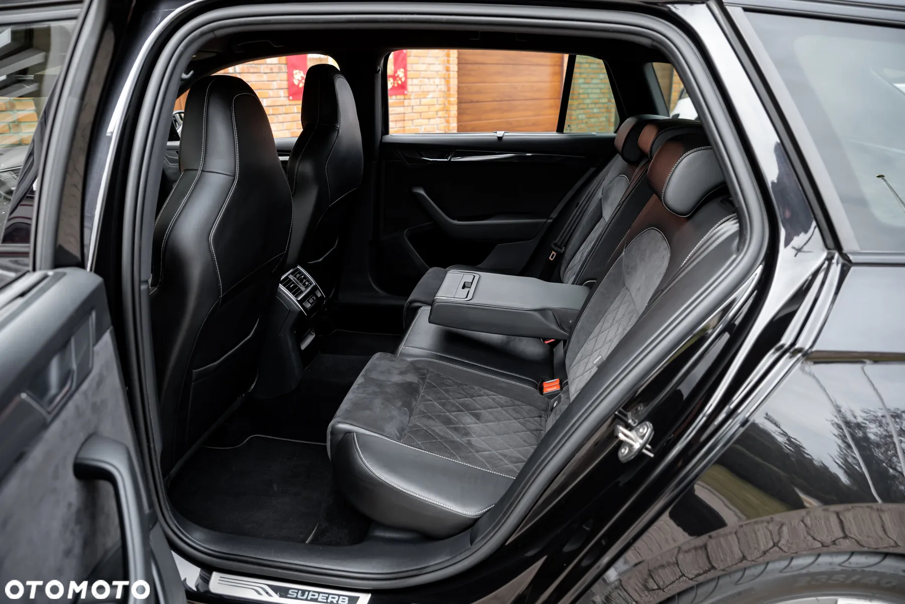 Skoda Superb 2.0 TDI DSG Sportline - 24