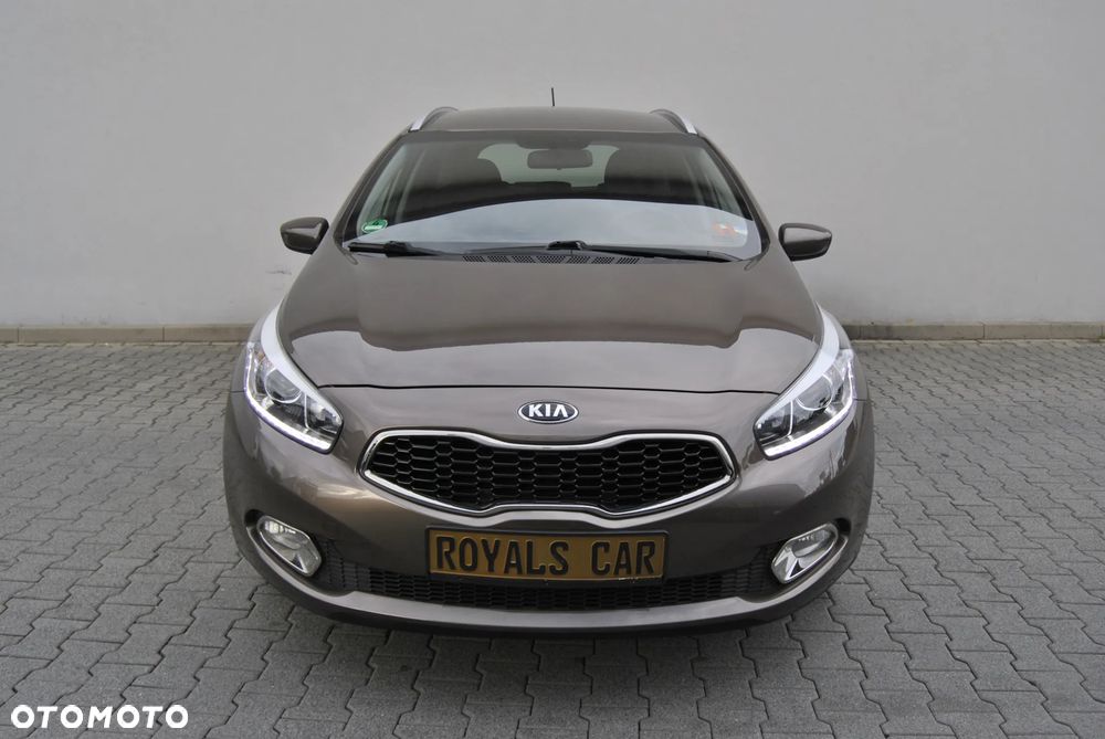 Kia Ceed 1.6 GDI Fifa World Cup Edition - 4