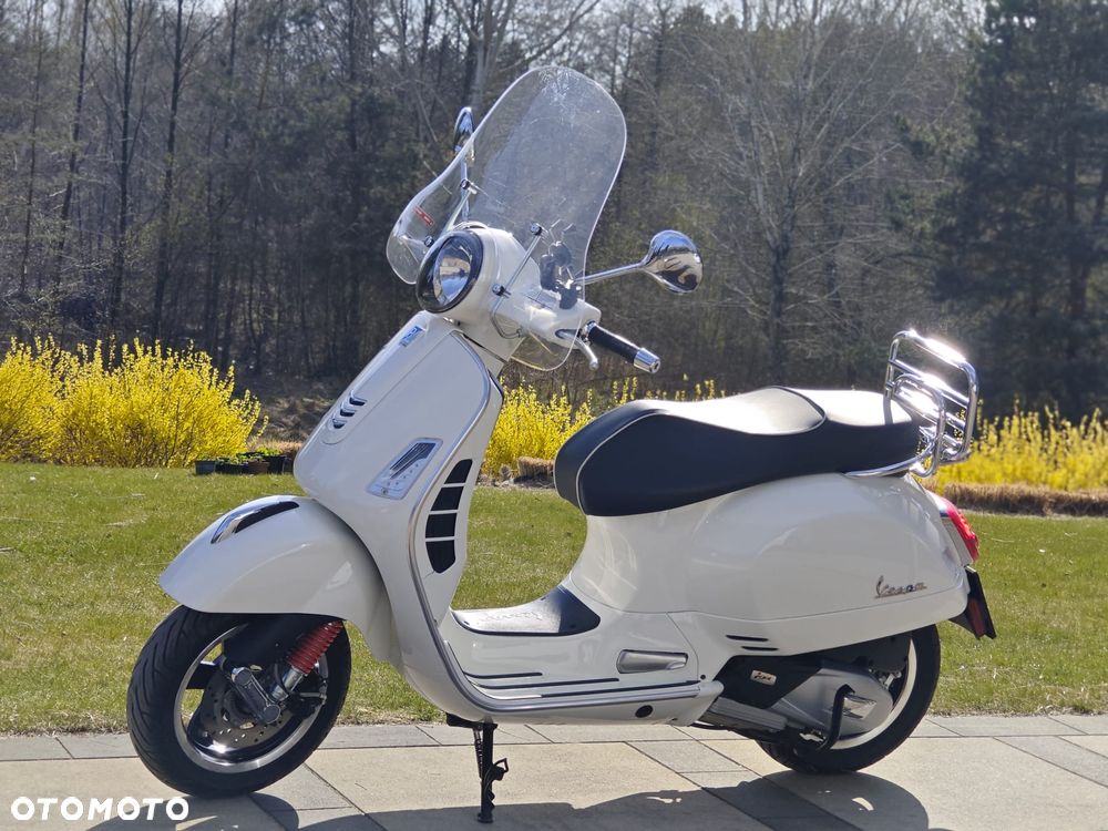 Piaggio Vespa - 2