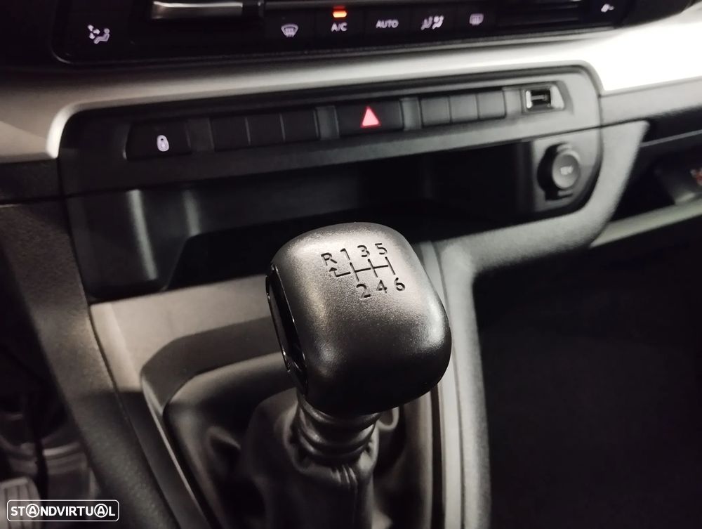 Toyota Proace Verso 1.5 D-4D L2 1.0T Exclusive 9L - 35