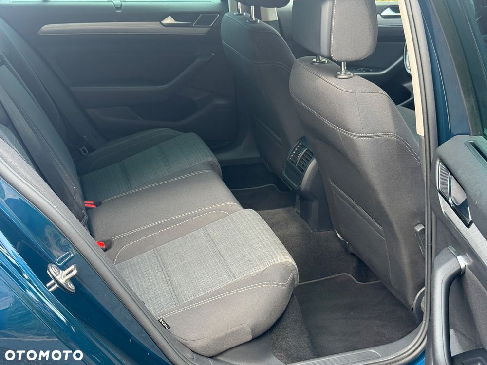 Volkswagen Passat 2.0 TDI EVO Elegance DSG - 15