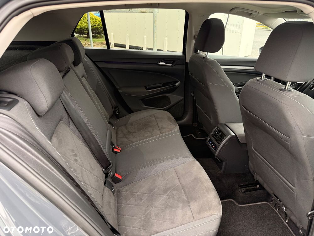 Volkswagen Golf 1.5 eTSI OPF DSG Style - 9