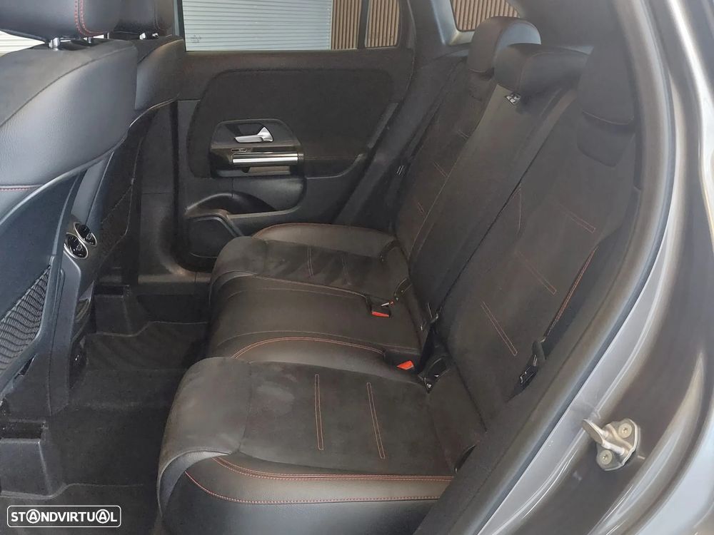 Mercedes-Benz GLA 180 d AMG Line - 16