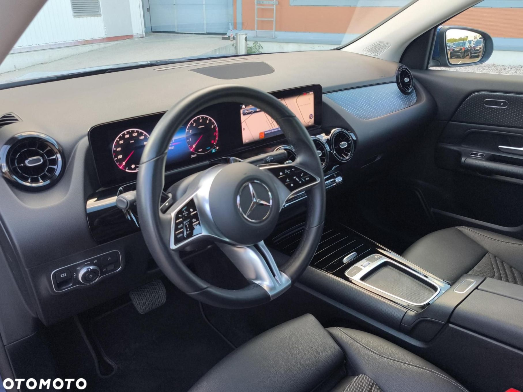 Mercedes-Benz GLA - 9