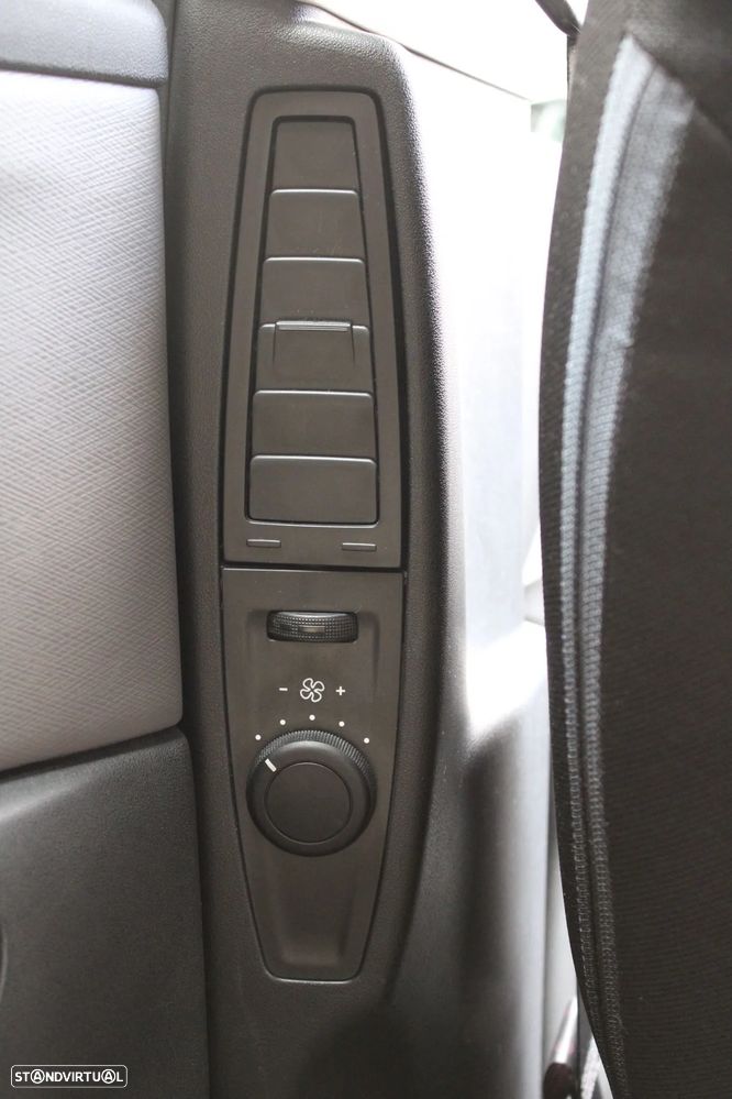 Citroën C4 Spacetourer PureTech 130 Stop&Start EAT8 SELECTION - 28