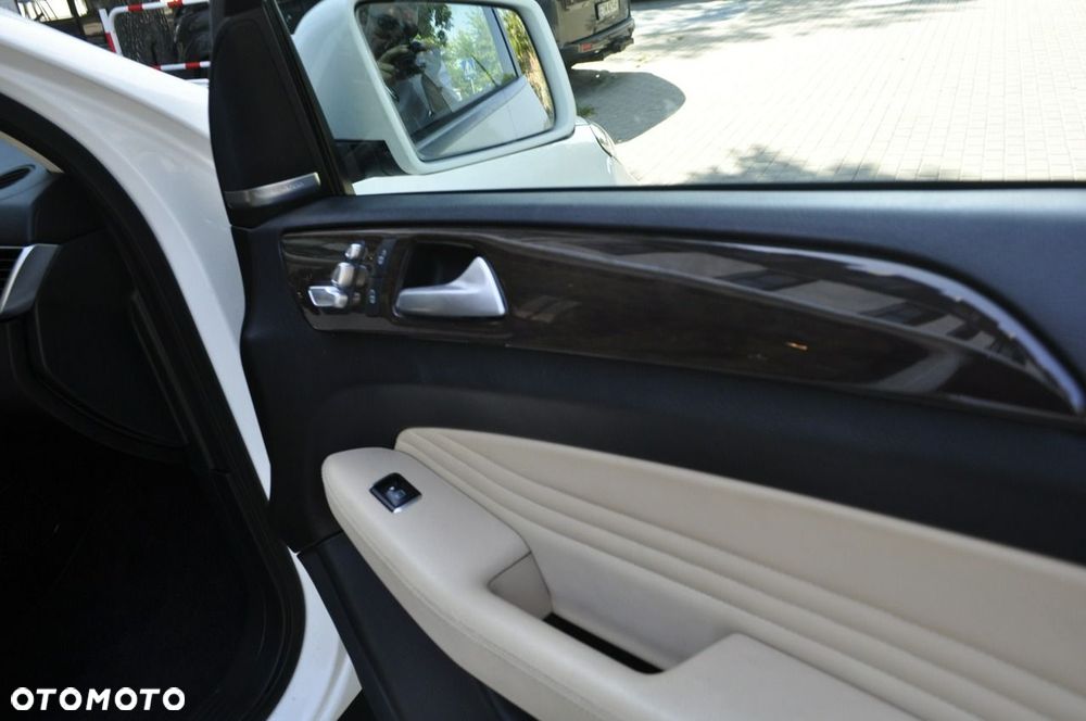 Mercedes-Benz GLE - 17
