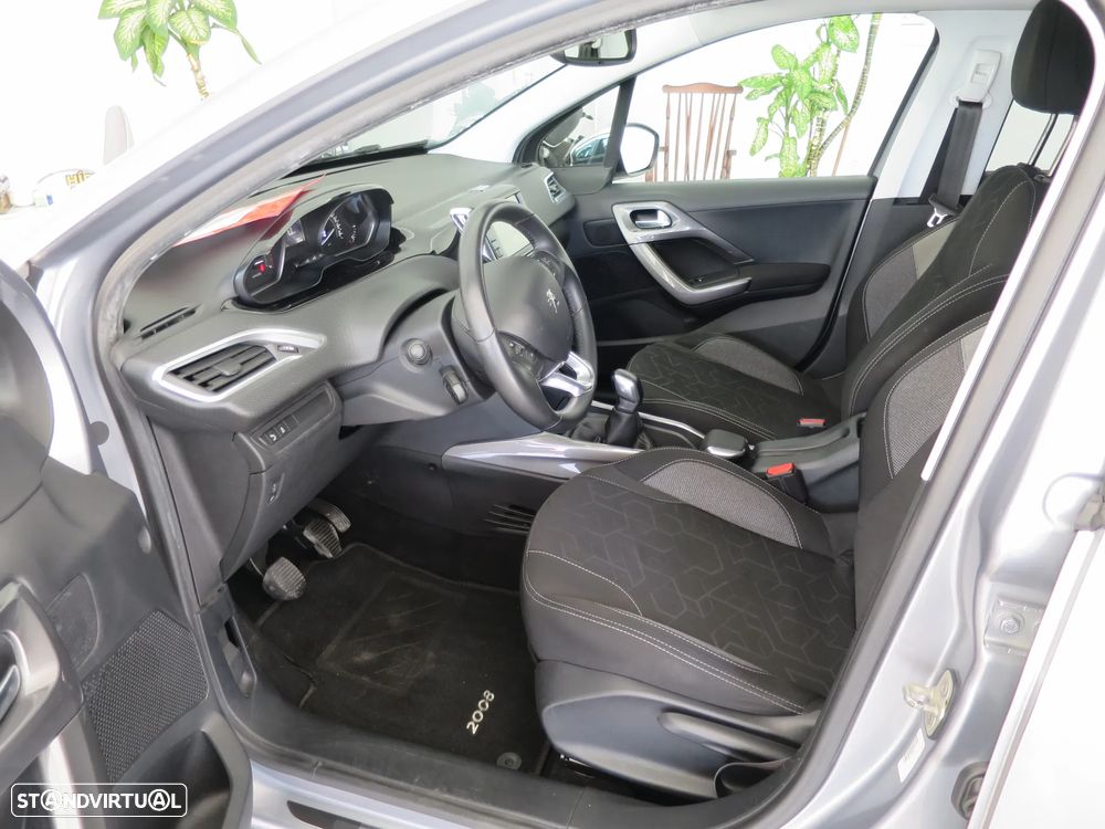 Peugeot 2008 1.2 PureTech Style - 10