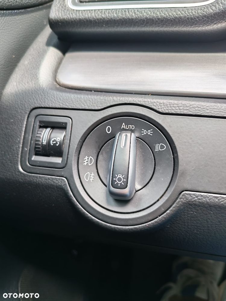 Volkswagen Passat 2.0 TDI Comfortline R-Style DSG - 11