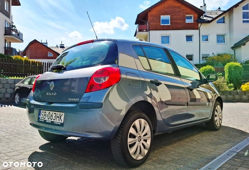 Renault Clio 1.2 16V Expression - 1