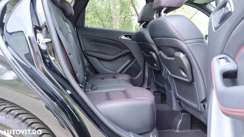 Mercedes-Benz B 200 d 4Matic 7G-DCT AMG Line - 11